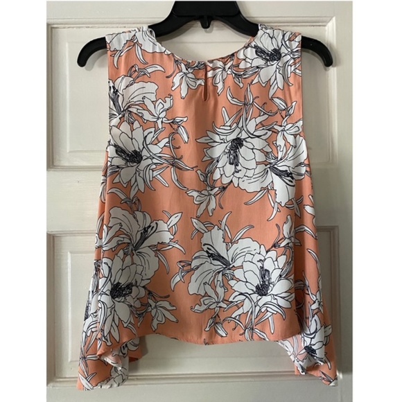 Zara peach and white floral tank top. Size Small - Picture 2 of 6